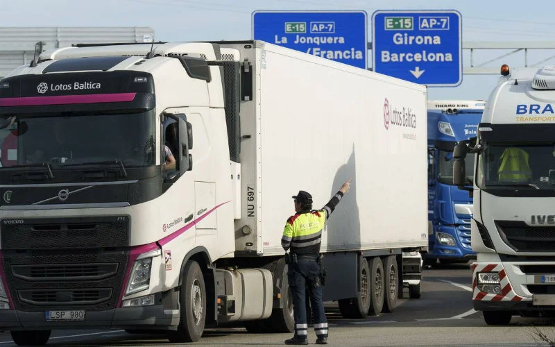 Marokkaanse truckers: Spanje schaft theorie-examen af