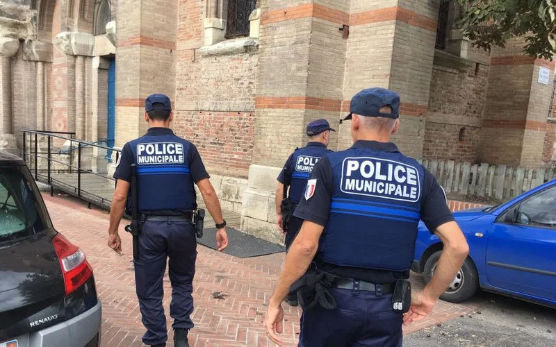 Acht agenten gewond, Marokkaanse vrouw opgepakt