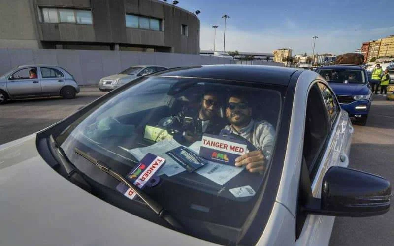 4000 passagiers met voertuig aan boord van eerste veerboten