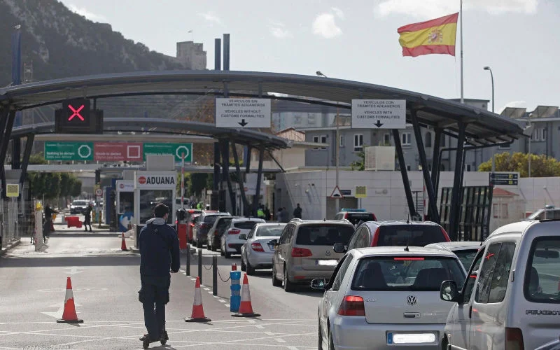 Marokkanen betrapt met tienduizenden euro's in auto bij grens