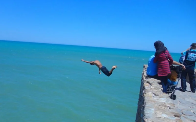 Marokko waarschuwt voor dodelijke Salto-trend op stranden