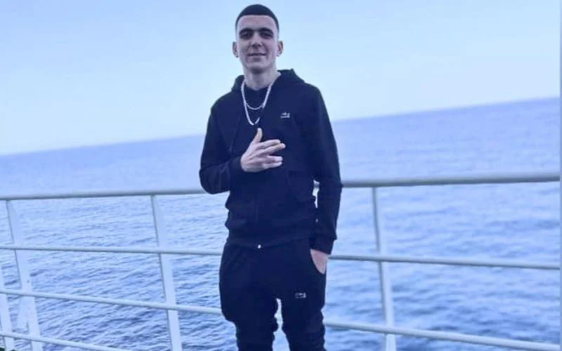 Marouan nam jaar geleden de veerboot maar kwam nooit aan