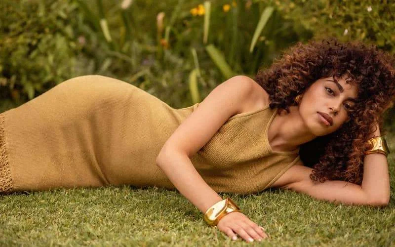 Mina El Hammani van Netflix-serie Elite, kreeg hulp om "hoofd koel te houden"