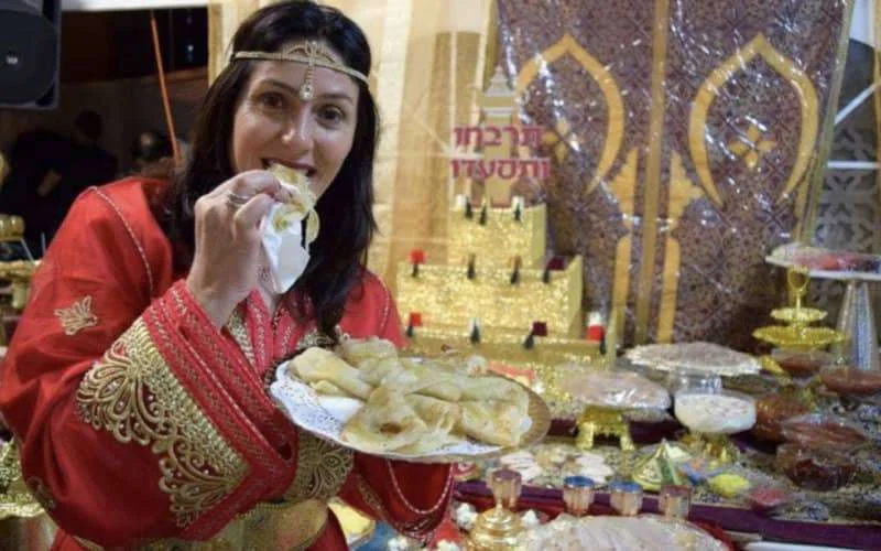 Israëlische minister met Marokkaanse kaftan voor Mimouna