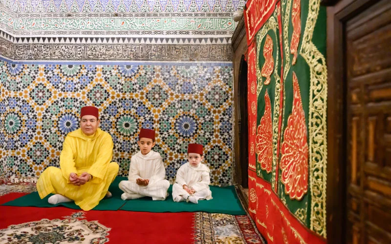 Zonen Moulay Rachid besneden, koninklijke familie eert tradities (video)