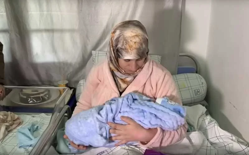 Jaar na overlijden Rayan kondigen ouders goed nieuws aan (video)