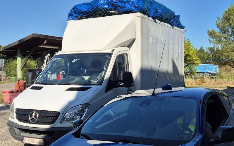 Busje op weg naar Marokko had zeven ton aan bagage!
