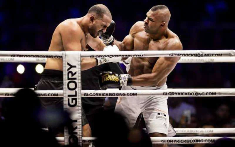 Alistair Overeem verliest zege op Badr Hari door doping