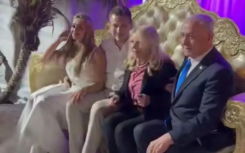 Netanyahu feest mee op Marokkaans hennafeest zoon (video)
