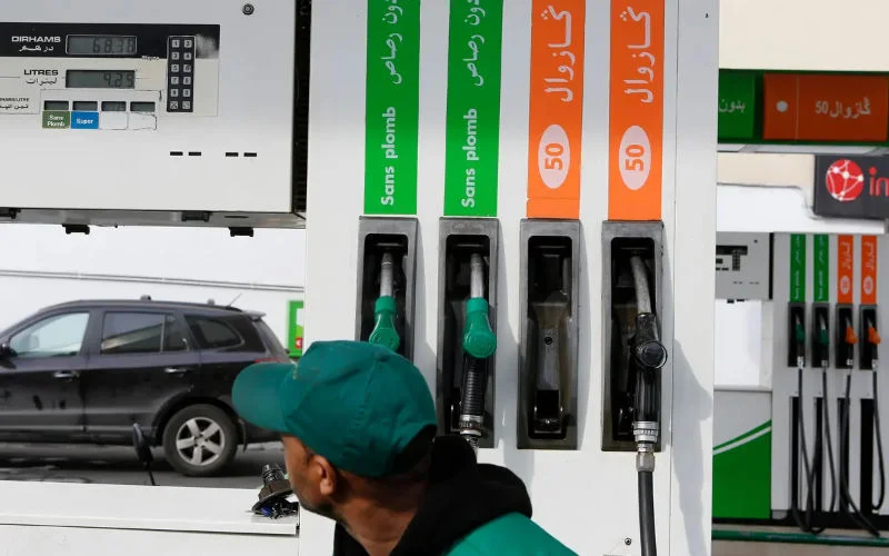 Paradox in Marokko: dalende olieprijzen, hoge brandstofprijzen
