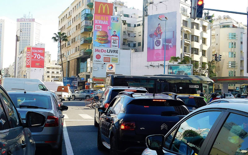 Grote kuis in Tanger: reclame, airco en schotelantennes weg