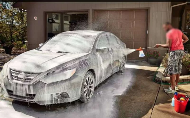 Ex-inbreker Samir wast nu auto van BN'ers