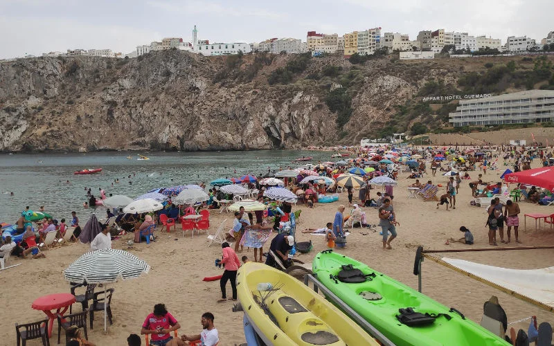 Stranden Al Hoceima gekaapt, autoriteiten machteloos