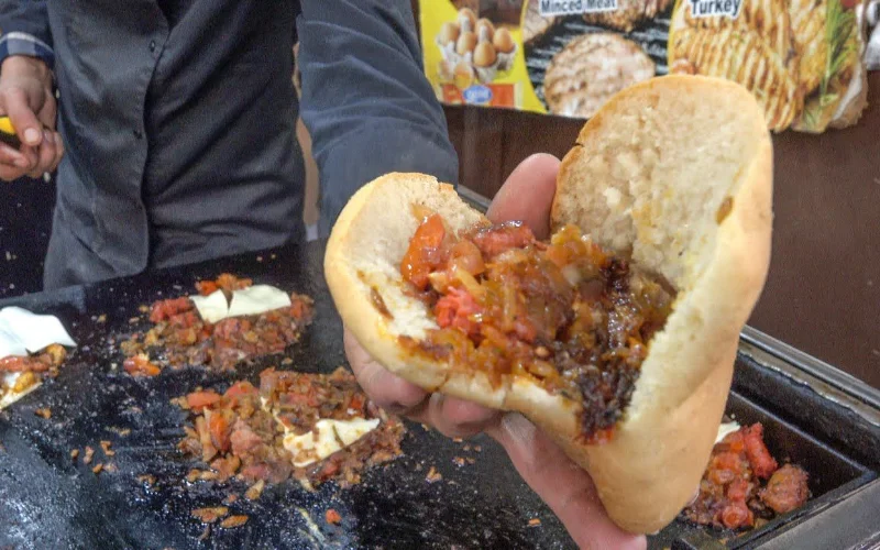 Marokkaanse restaurants gaan strijd aan met straatverkopers