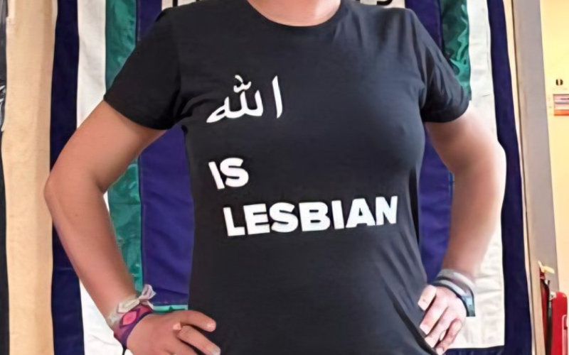 "Allah is lesbian": T-shirt van activist schokt Marokko