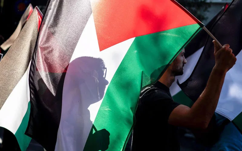 Onschuldig Marokkaans gezin opgeofferd voor rust in Urk