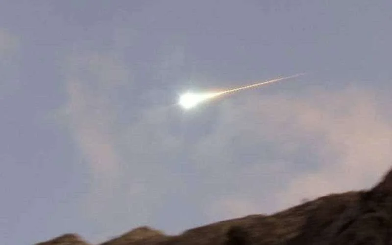 Vuurbal gespot boven Marokko