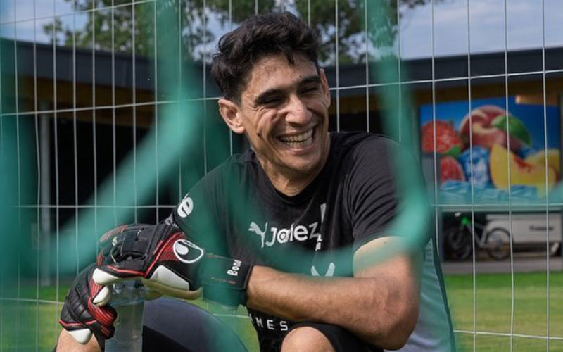 Yassine Bounou: 2 miljoen dollar en villa na overwinning?