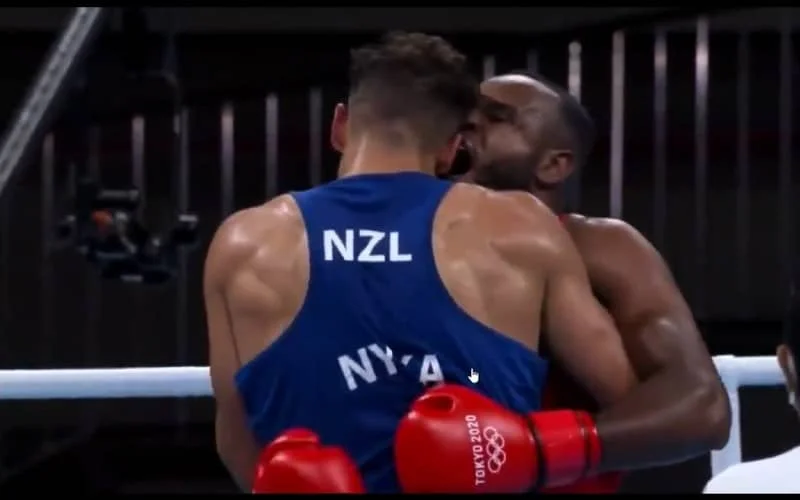 Marokkaanse bokser imiteert Mike Tyson op Olympische Spelen