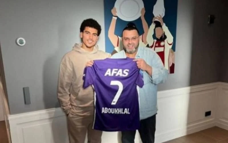 Zakaria Aboukhlal bezoekt de familie van Abdelhak Nouri