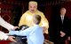 Koning Mohammed VI deelt boekentassen uit in Tetouan