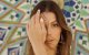 Miss Univers schokt met lichte outfit bij Hassan II moskee (foto)