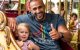 Badr Hari geniet van gezinnetje (foto's)