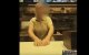 Spaanse serveerster weigert Marokkanen te bedienen (video)
