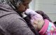 Marokkaanse politie geeft ontvoerde baby terug aan moeder en zorgt voor verrassinkjes (video)