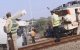 Marokko: trein botst tegen van snelweg geraakte vrachtwagen (video)