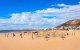 Stranden Agadir uitgerust met beachvolley en beachsoccer terreinen