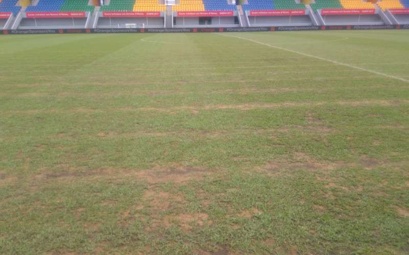 Wedstrijd Marokko-Egypte: grasveld stadion in ellendige staat (foto's)