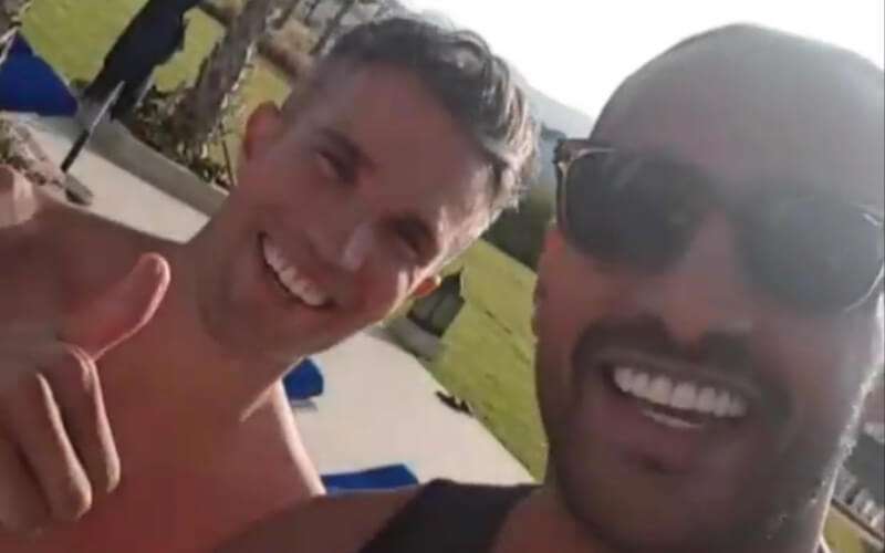 Van Persie ontmoette Badr Hari in Marokko: "Heel rustig en lief met zijn kinderen"