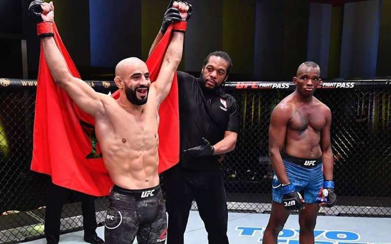 Ottman Azaitar slaat tegenstander knockout in 93 seconden (video)