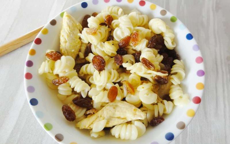 Pastasalade met kip en koriander