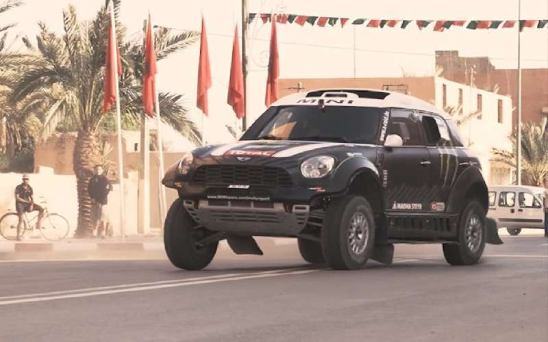 Stephane Peterhansel zorgt voor chaos in Marokko