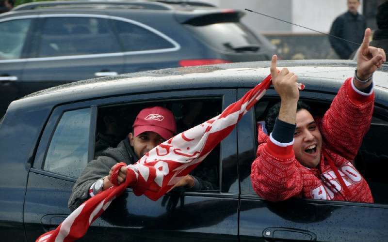 Spelers Wydad Casablanca met zwaarden aangevallen