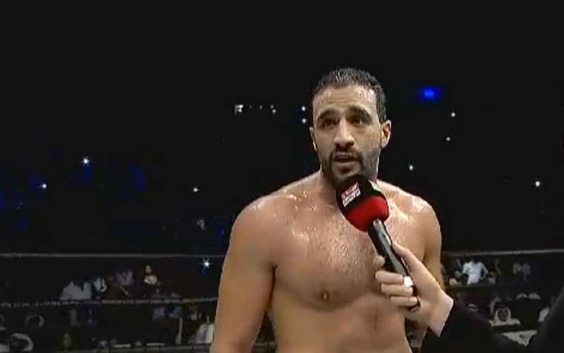 Badr Hari slaat Arnold Oborotov knock-out