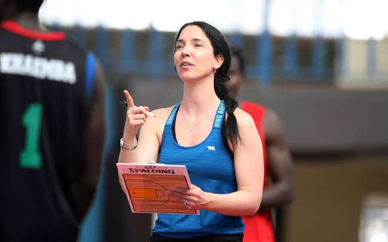 Liz Mills eerste vrouwelijke coach van een Marokkaans basketbalteam