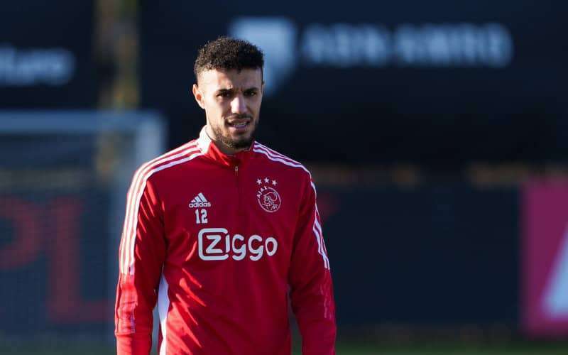 Noussair Mazraoui ontkent deal met Barcelona