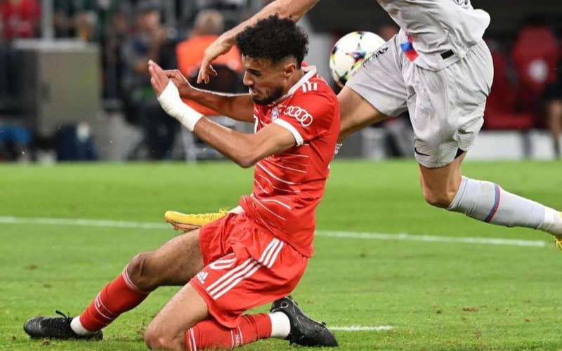 Het slimme antwoord van Noussair Mazraoui aan journalist