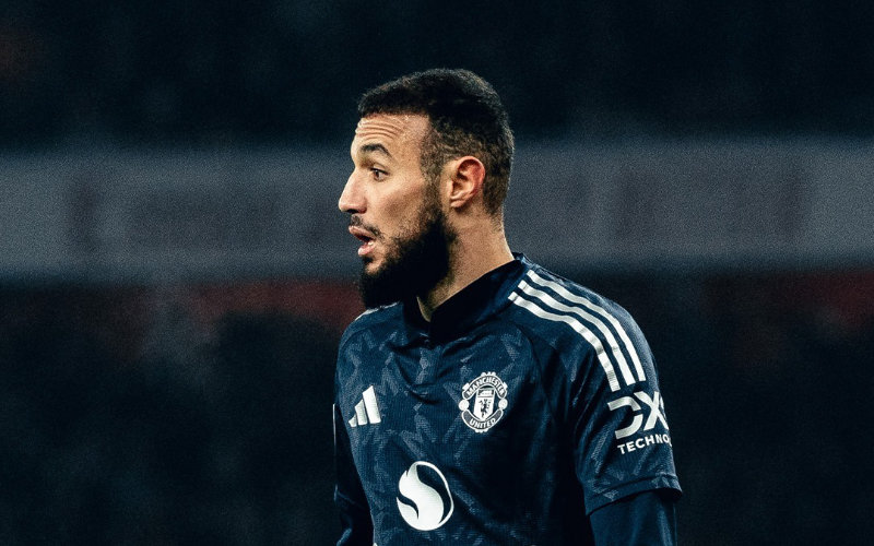 Noussair Mazraoui verlaat wedstrijd vanwege noodgeval