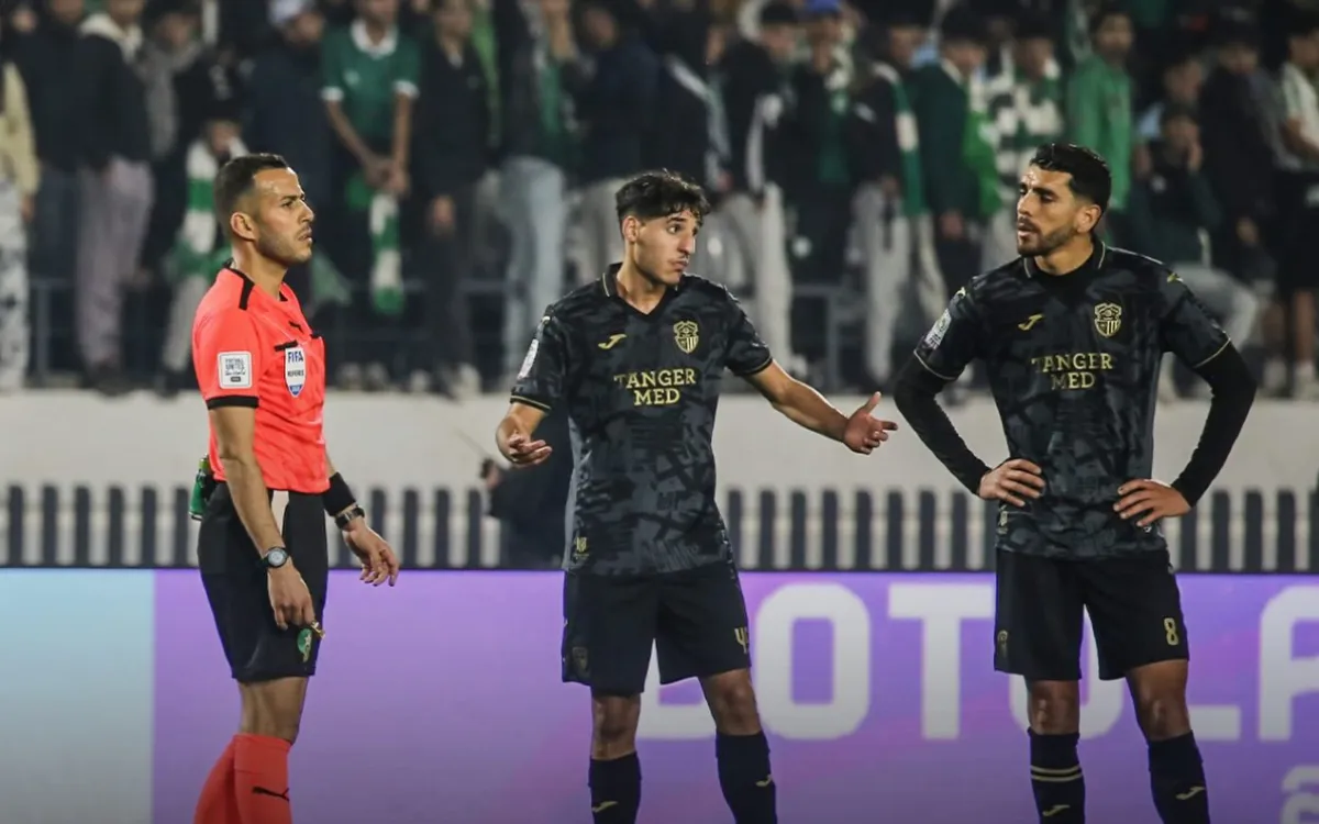 Marokkaanse voetbalbond straft vijf scheidsrechters na beladen Raja-Tanger